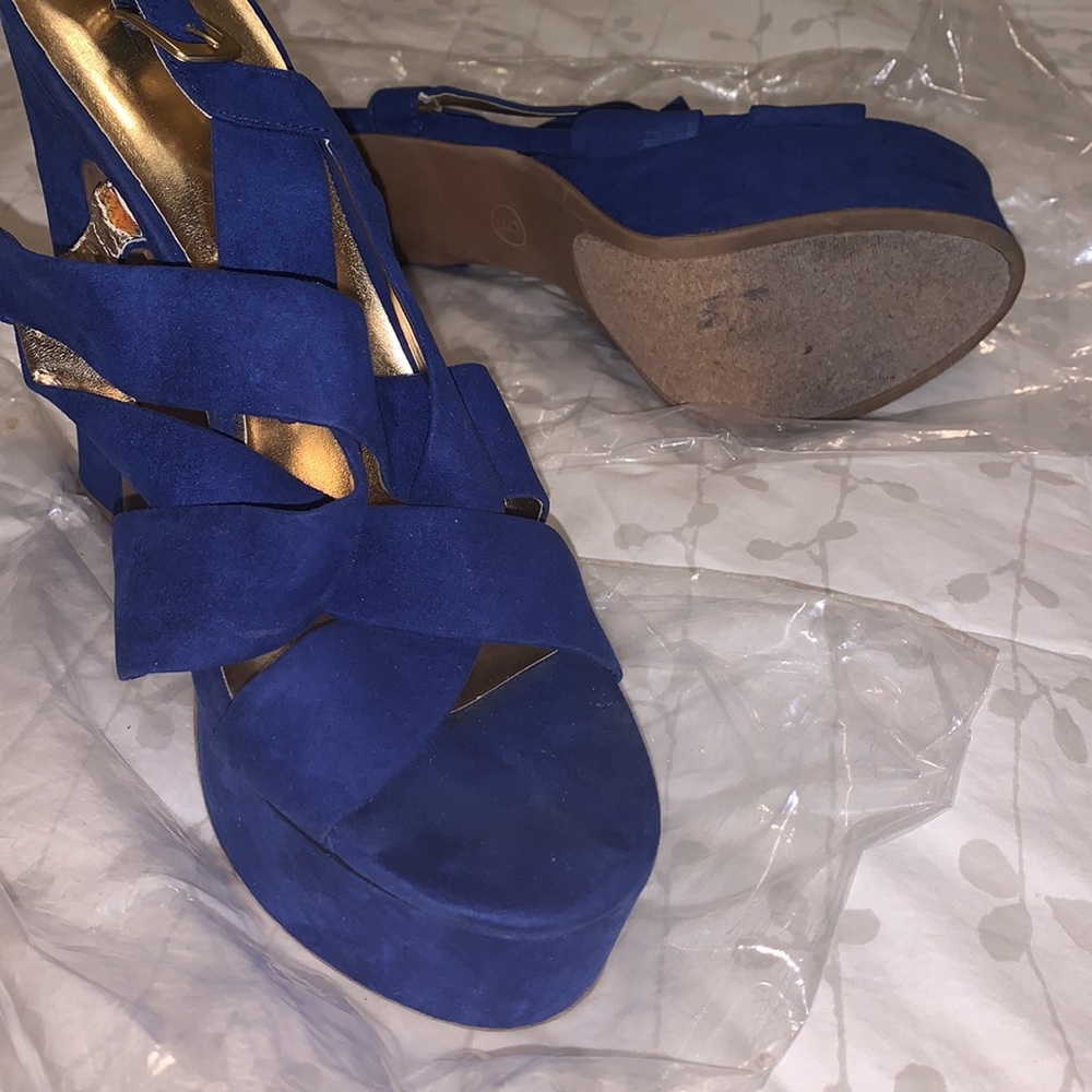 Criss Cross Platform Slingback - Picture 7 of 8